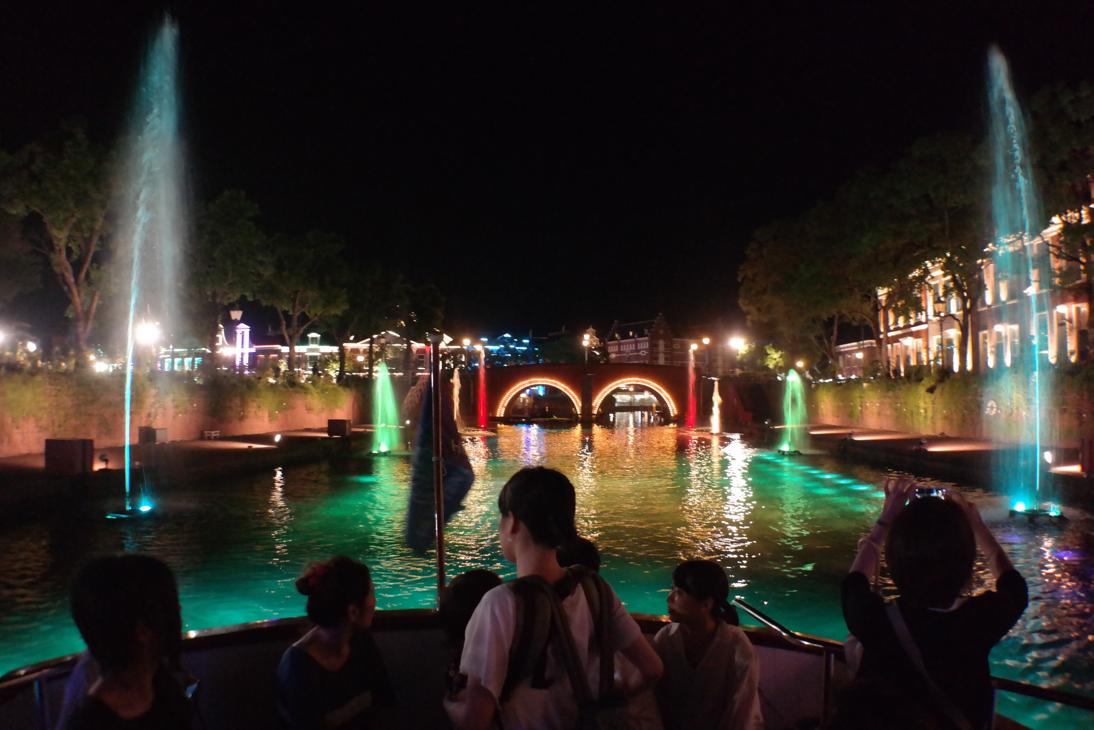 HTB light show light green water