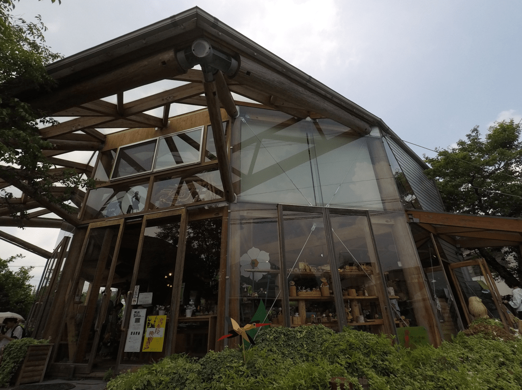 yufuin art gallery n cafe