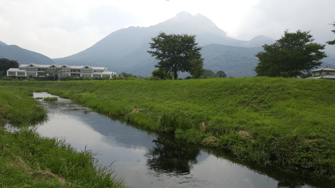 yufuin river side 1